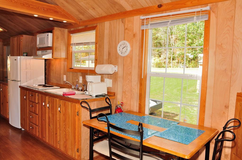 Plymouth Rock Camping Resort Rustic Cabin Elkhart Lake Экстерьер фото